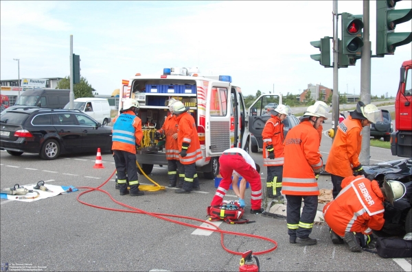 Feuerwehr Befreit Zwei Eingeklemmte Frauen [ Einsatzbericht / Bruchsal ]