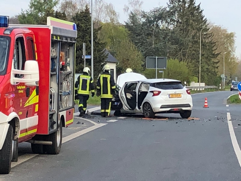 Verkehrsunfall Mit Eingeklemmter Person [ Einsatzbericht / Kranenburg ...