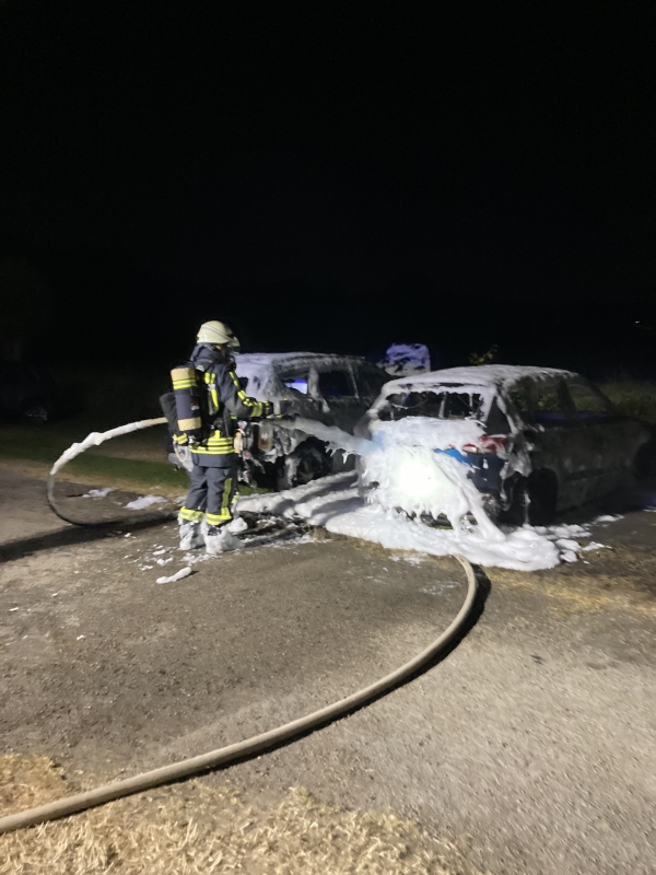 Zwei Brennende PKWs Auf Einem Hattinger Campingplatz [ Einsatzbericht ...