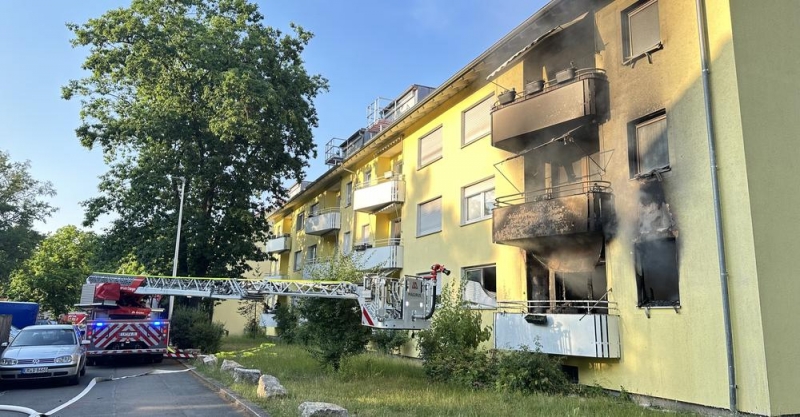 Brand In Mehrfamilienhaus Einsatzbericht Erlangen