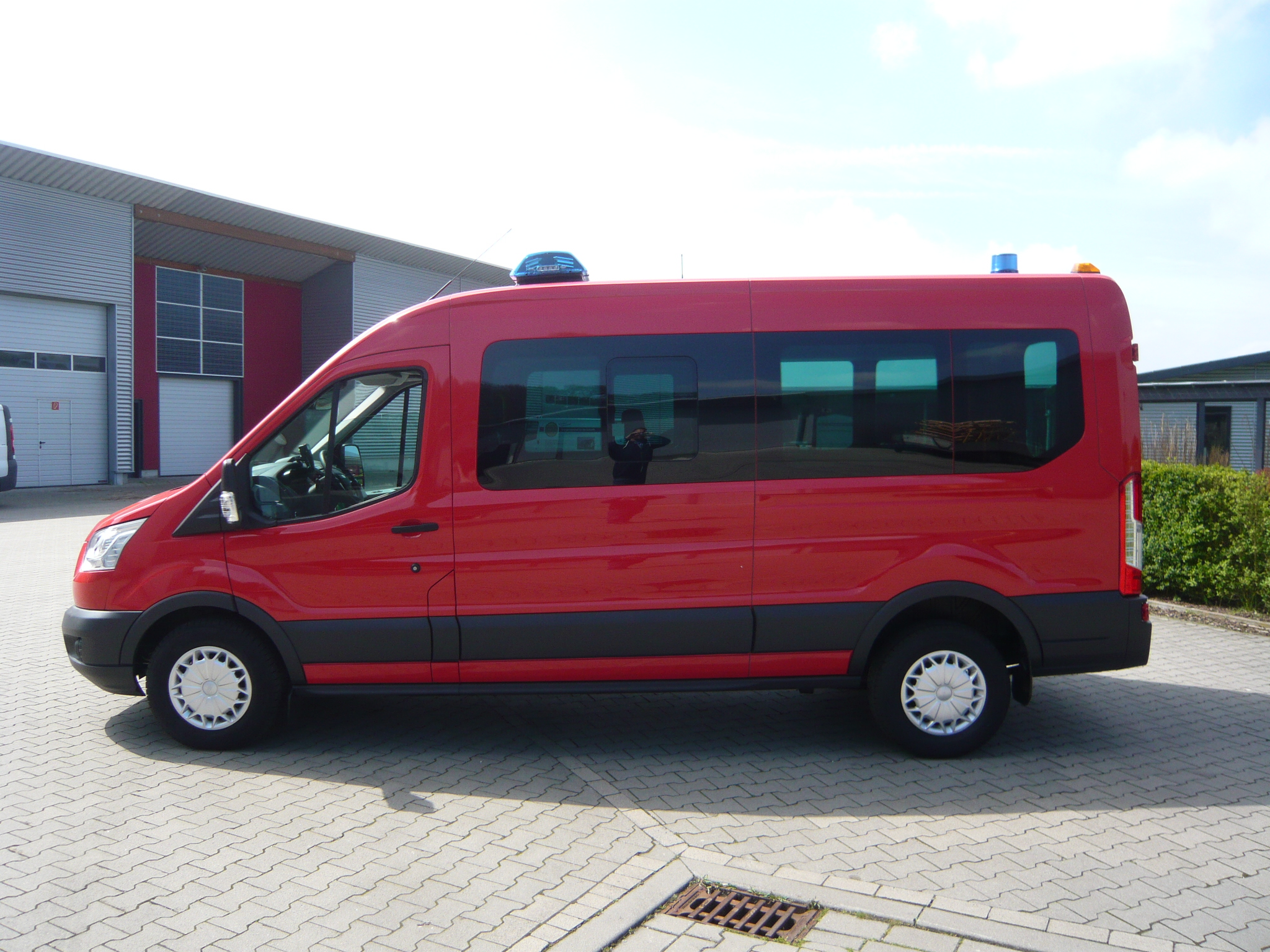 Ford Transit Kombi Trend 350 L3H2 Feuerwehr MTW 9-Sitzer Neuwagen Mit ...