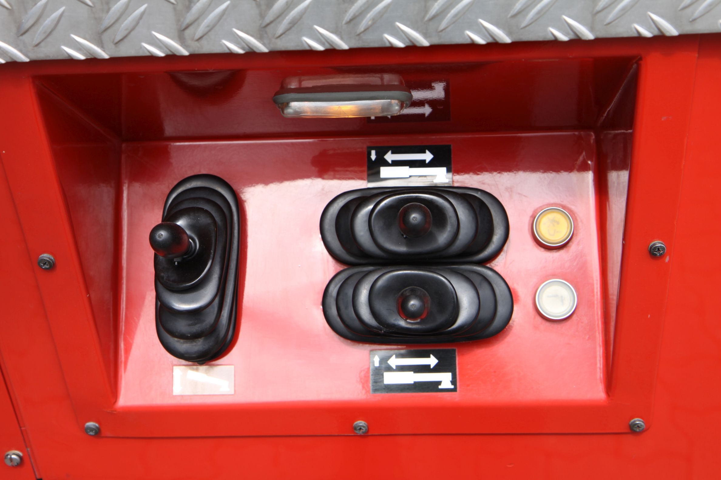 drehleiter-iveco-dlk-23-12-cc-gl-vermietung-verkauf-leasing-mietkauf