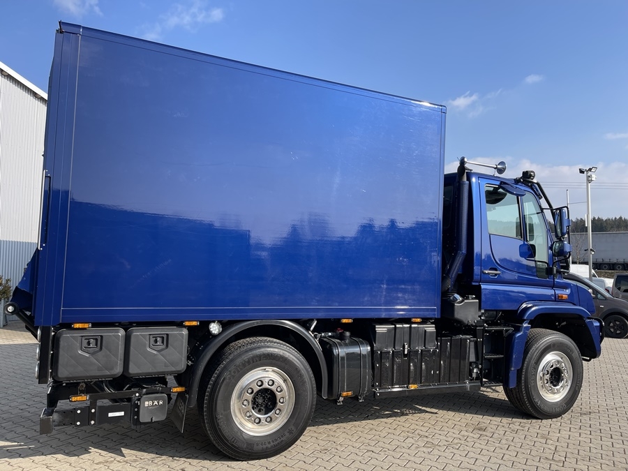 Unimog U430 Mit Kofferaufbau Und Hebebühne / Katastrophenschutz ...