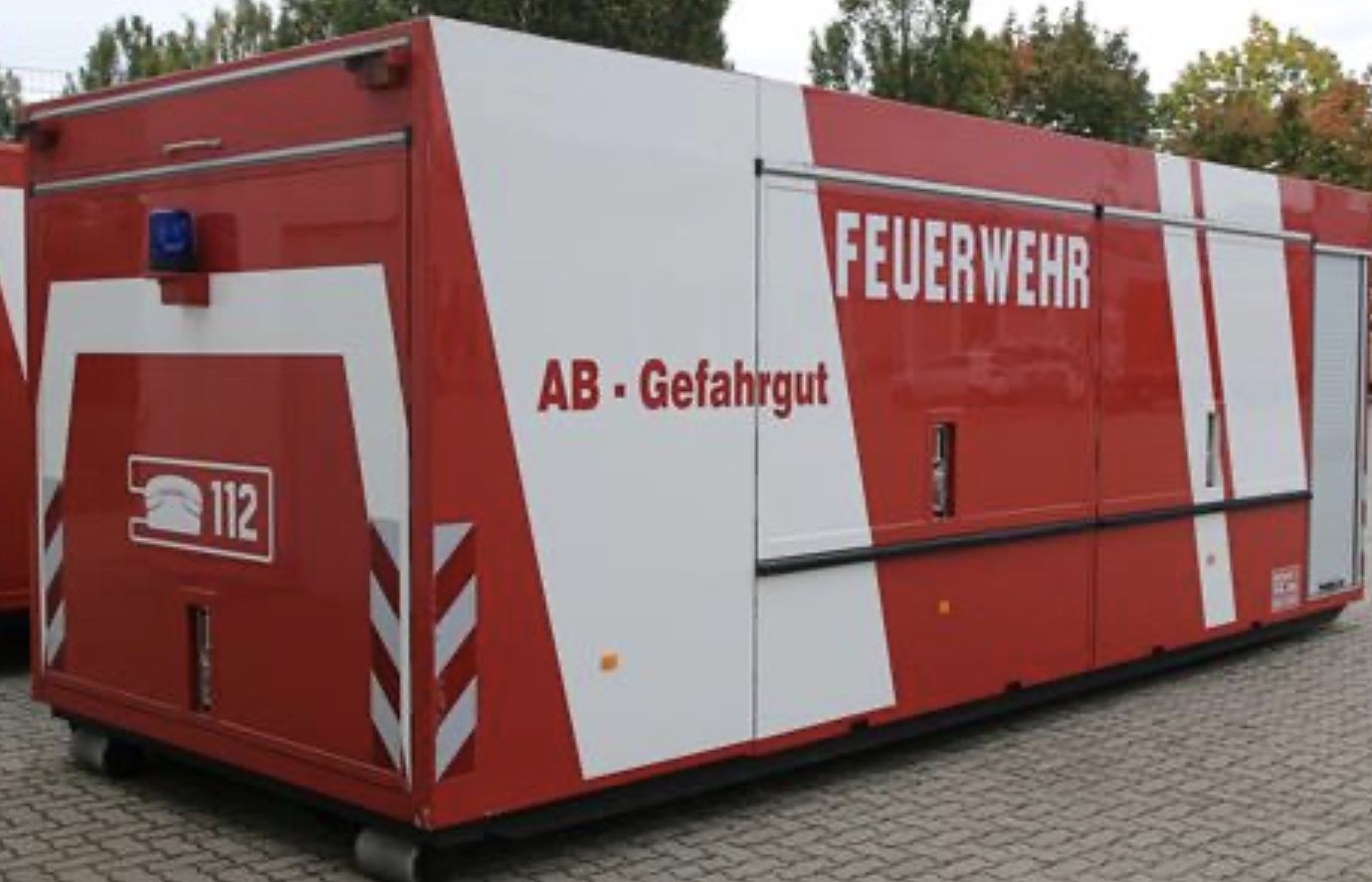 abrollcontainer-feuerwehr-3-st-ck-ab-aufenthalt-gefahrgut